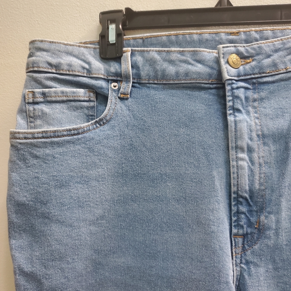 H&M Plus Size Mom Jeans High Waisted Light Blue Wash Size 18 - Picture 3 of 13